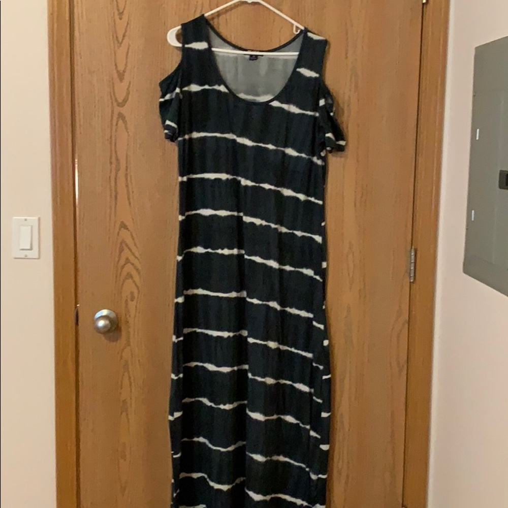 Ladies off shoulder maxi dress💖